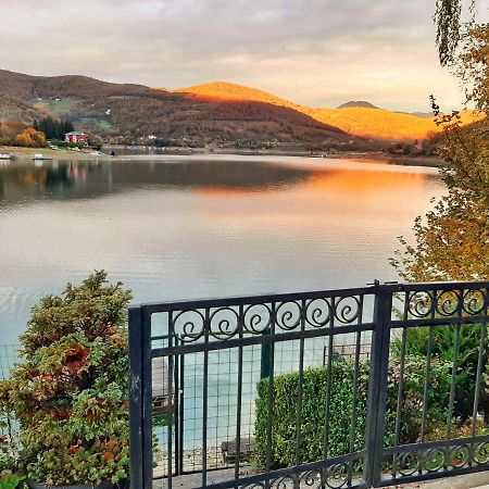 נובי פאזאר Lake House מראה חיצוני תמונה