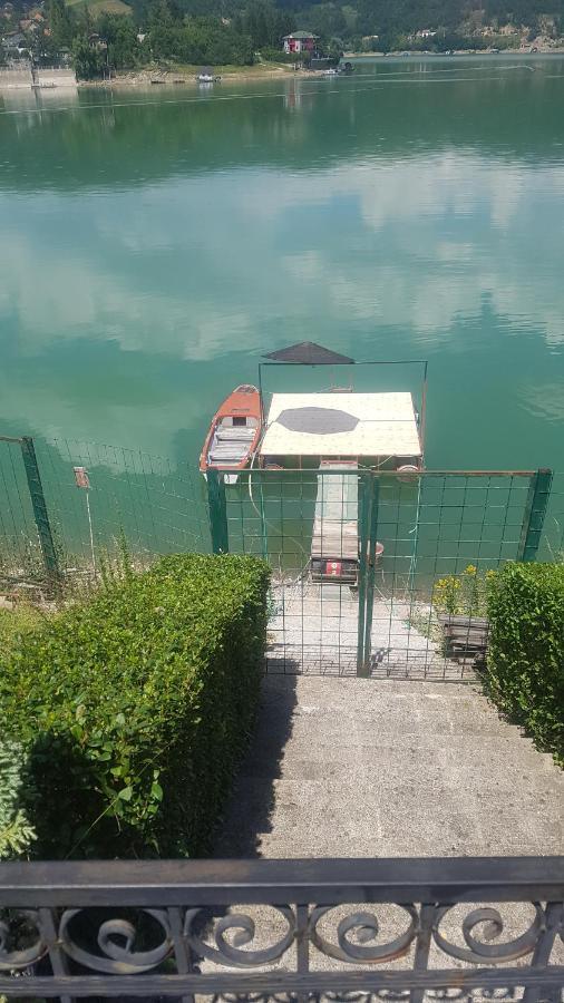 נובי פאזאר Lake House מראה חיצוני תמונה