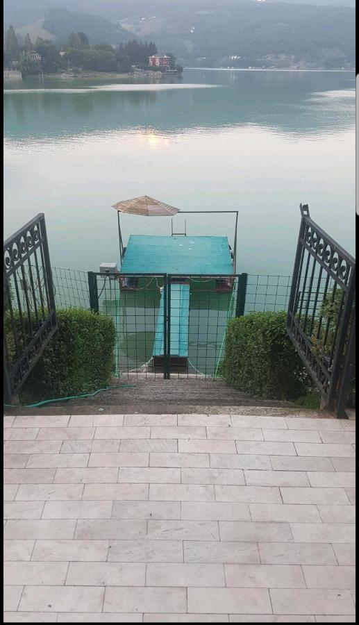 נובי פאזאר Lake House מראה חיצוני תמונה