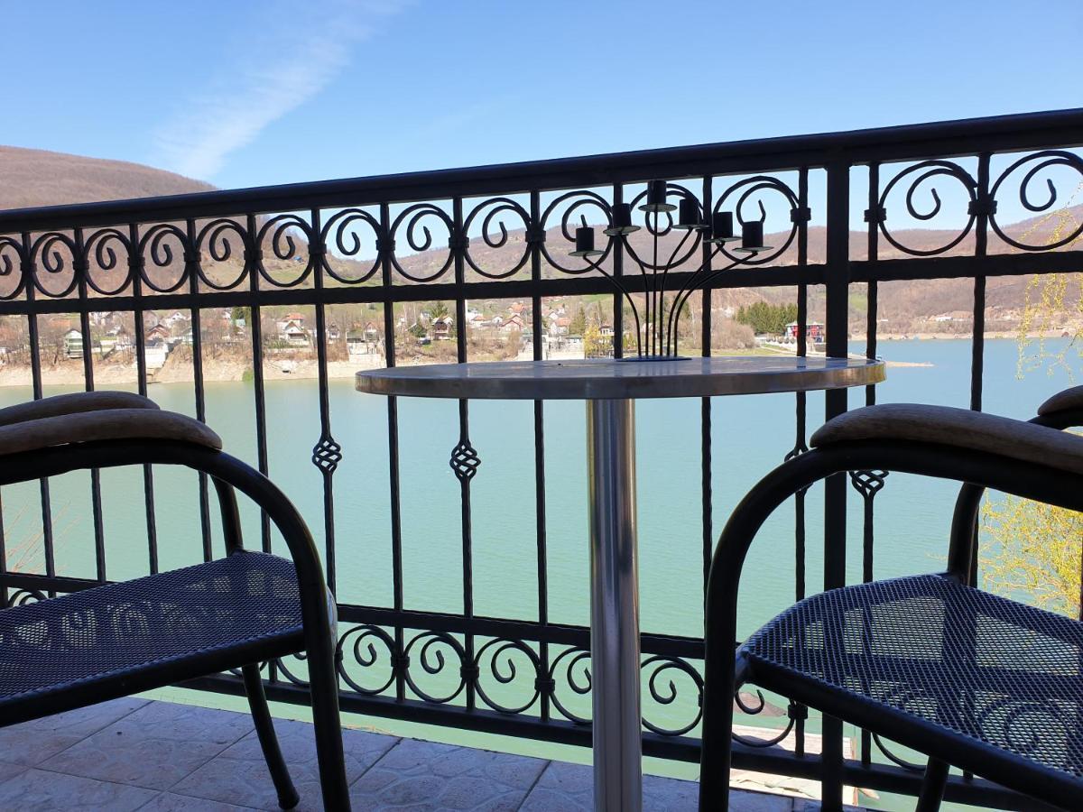 נובי פאזאר Lake House מראה חיצוני תמונה
