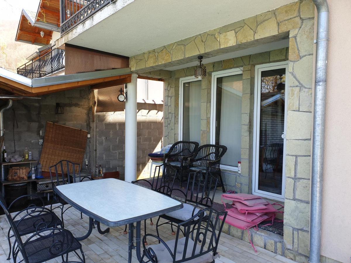 נובי פאזאר Lake House מראה חיצוני תמונה